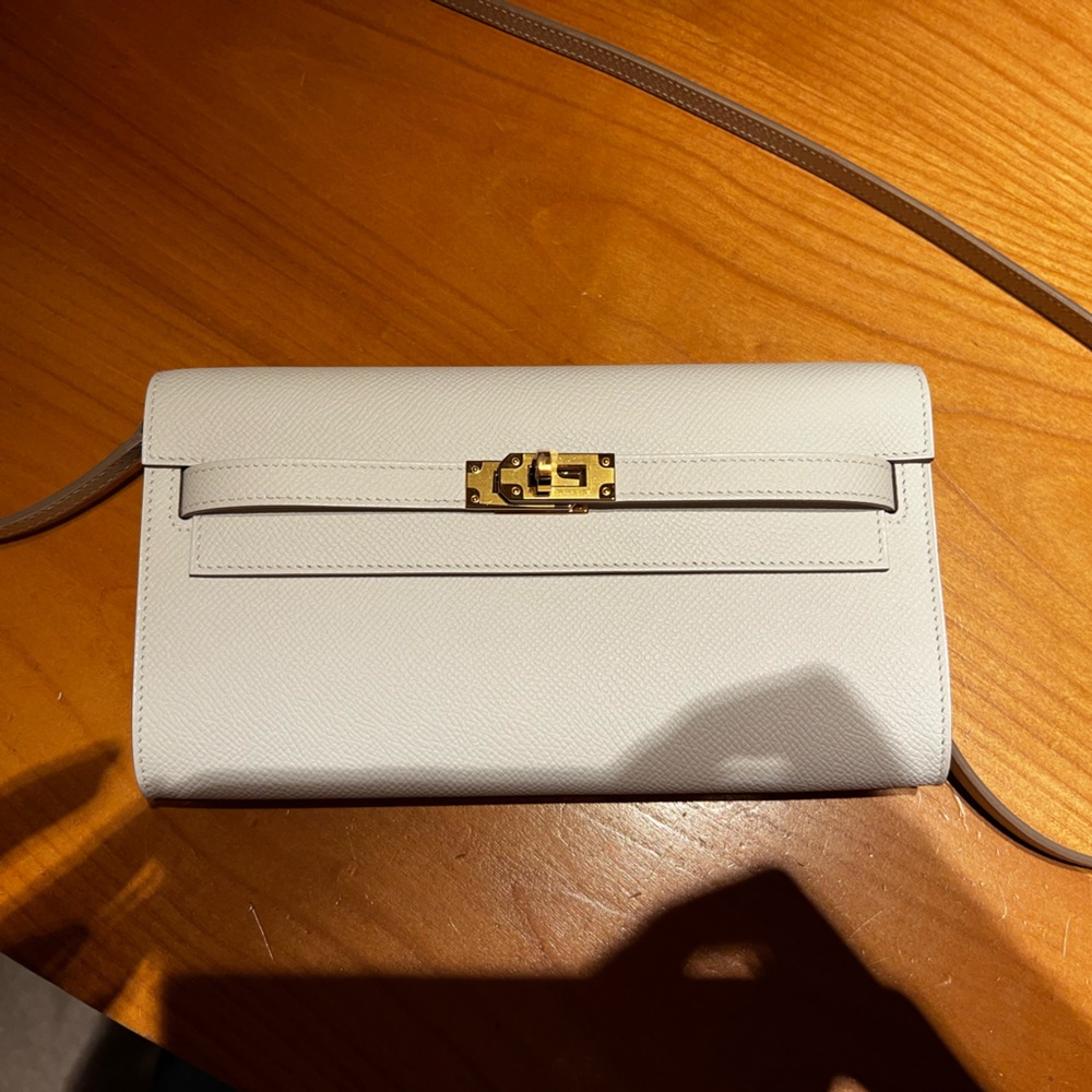 Brand new Hermes Kelly to go wallet in Craie